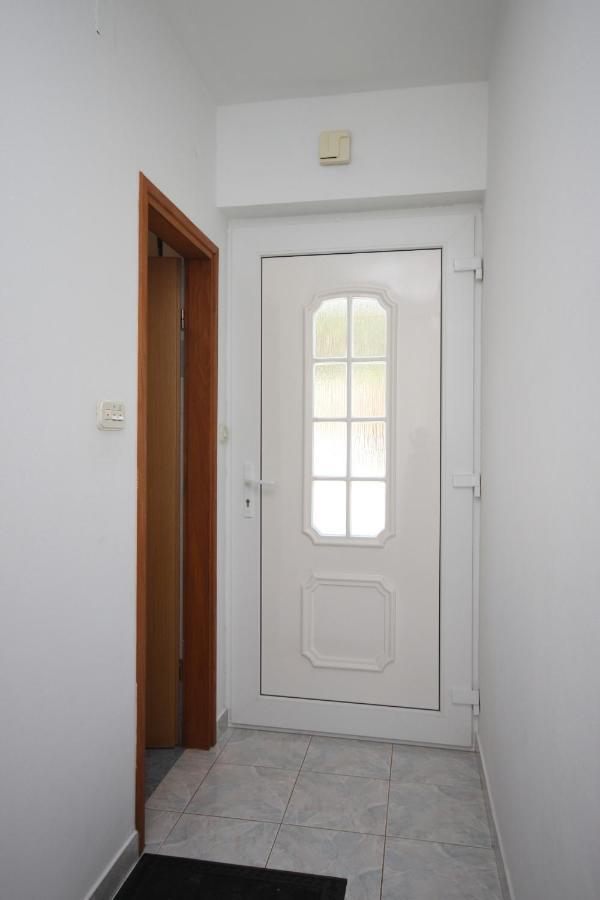 Apartments By The Sea Cove Mulobedanj, Pag - 6275 Lun  Exterior photo